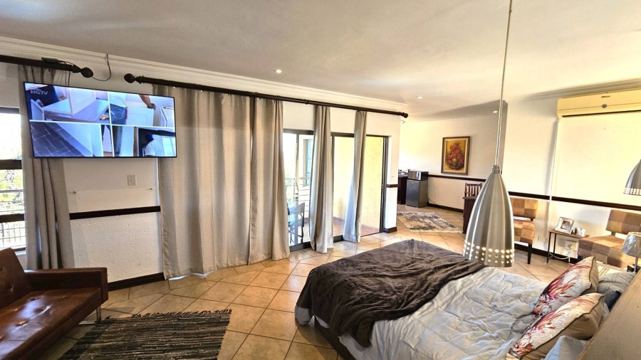 5 Bedroom Property for Sale in Birdwood Estate North West